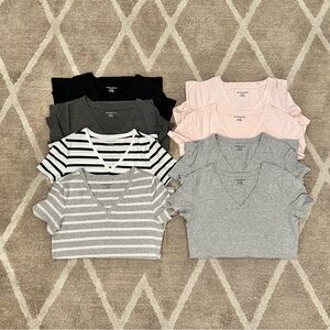 LOT OF 8 - Amazon Essentials V-Neck Tees Tshirt Size Small